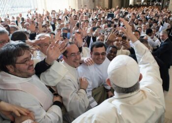 Muchos sacerdotes carecen del “salvavidas” que representa un “sentido de pertenencia”