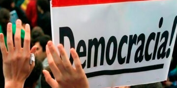 La democracia en sentido inverso a la realidad, ocurre porque lo permitimos