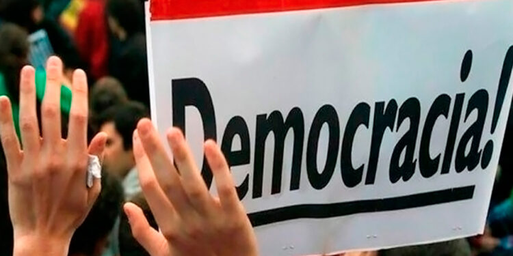 La democracia en sentido inverso a la realidad, ocurre porque lo permitimos