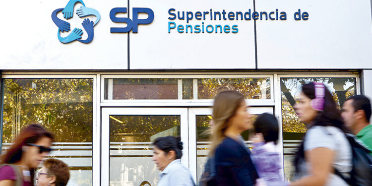 Chile: pretenden trasladar al afiliado AFP y sus fondos acumulados… sin su permiso
