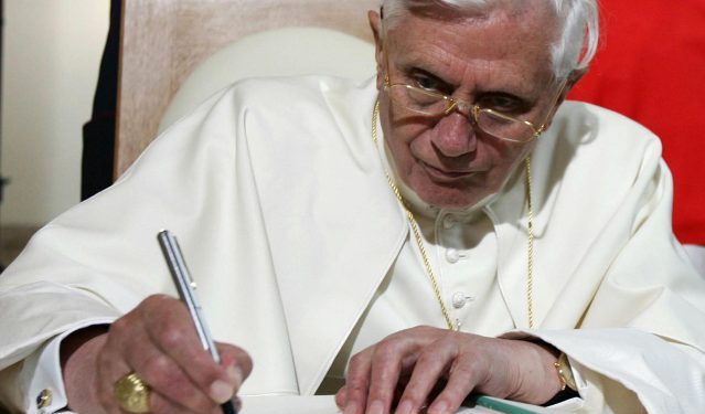 Sale a la luz un texto inédito de Benedicto XVI: La imagen cristiana del hombre