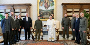 Papa Francisco recibe en audiencia al presidente de Ucrania