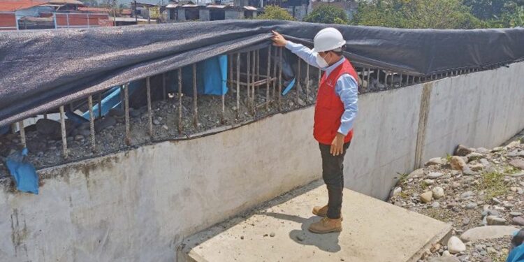 Corrupción: Más de mil obras públicas están paralizadas por falta de presupuesto o incumplimiento de contrato