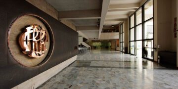BCRP acordó mantener la tasa de interés de referencia en 5,25 por ciento