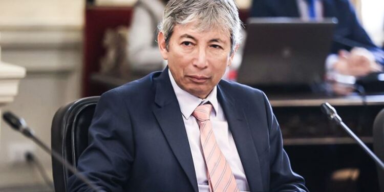 Arista en el MEF: camaleón que no debe continuar