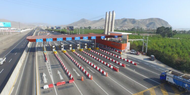 ¿No existe un requisito que obligue a contar con vías alternas para cobrar peaje?