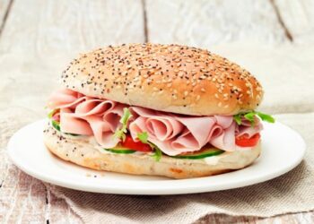 Estamos en el medio -los ciudadanos-, como el jamón del sanguche