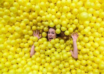 “La generación ansiosa” de Jonathan Haidt: ideas para los que crecieron con el móvil en la mano