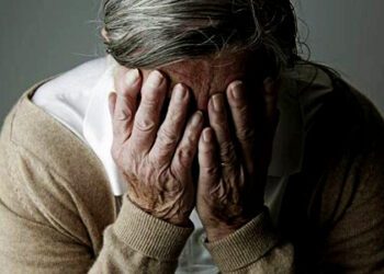 ¿Más del 90% la población adulta mayor del país cuenta con algún seguro de salud? No, no es verdad