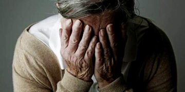 ¿Más del 90% la población adulta mayor del país cuenta con algún seguro de salud? No, no es verdad