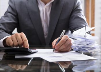 Hay muchos grupos “de presión” beneficiados al poner obstáculos a las inversiones