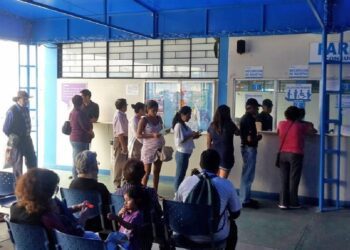 Deficiencias en disponibilidad y abastecimiento de medicamentos en hospitales de EsSalud en 14 regiones