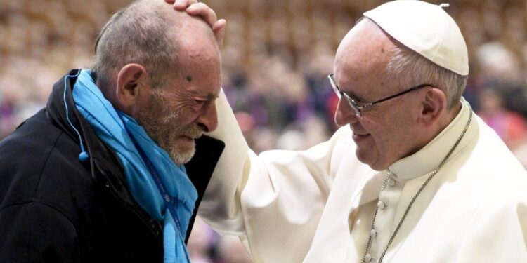 Francisco: “Cuando cuidas de los pobres, sirves al Señor”