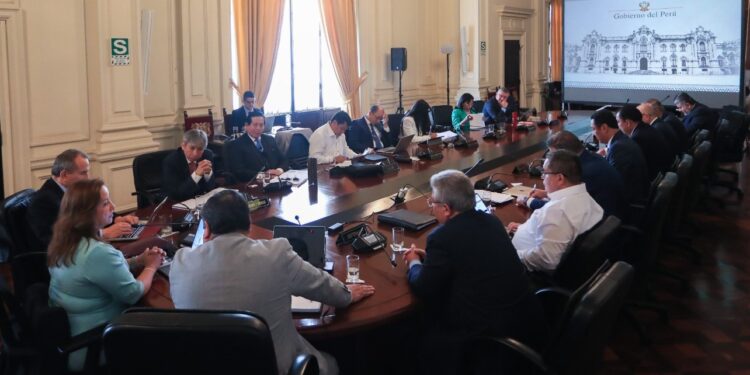 ¿Más gastos irregulares en el Estado? Se cogen más moscas con miel, que con vinagre