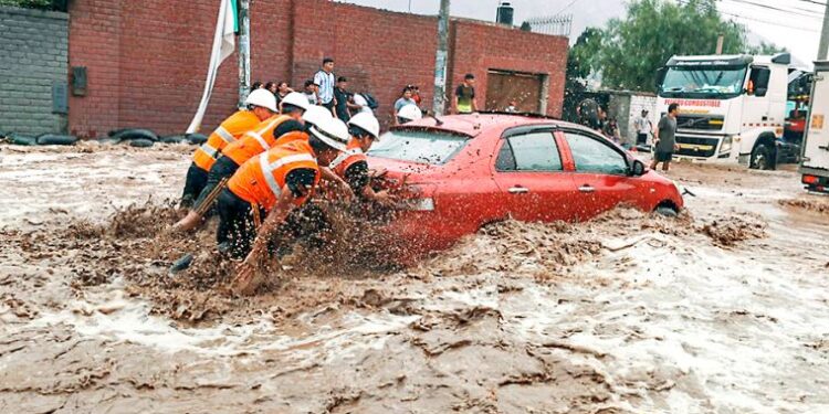 ComexPerú: más de 13.5 millones de personas están expuestas a inundaciones y huaicos