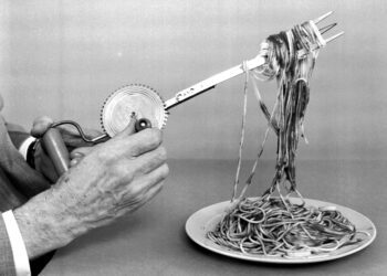 Ya cansa demasiado “normalizar” las estupideces de las izquierdas