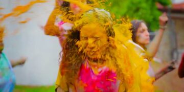 La guerra y el chuponeo entre el gobierno, los medios y el cártel de las oenegés