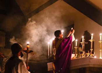 “Lex orandi, lex credendi” la forma en que oramos se convierte en la forma en que creemos