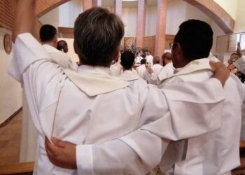 Papa León XIV: alcanzar y abrazar a cada pueblo y a cada persona