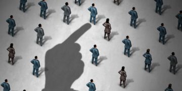 Defendiendo la inoperancia de un “fiscal” que libera criminales… eso hacen ahora los caviares