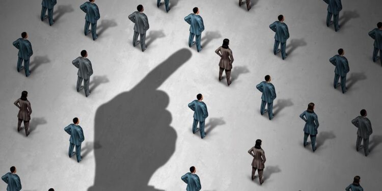 Defendiendo la inoperancia de un “fiscal” que libera criminales… eso hacen ahora los caviares