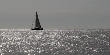 Encerrados en las islas de la pequeña Libertad, debemos salir a navegar en la tormenta