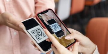 Pagar con solo acercar el celular, tarjeta o smartwatch ya es parte del día a día en Perú