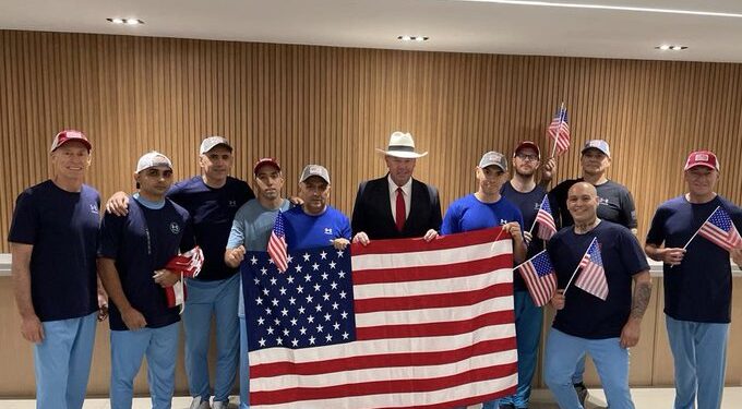 Liberan a ciudadanos estadounidenses y presos políticos en Venezuela