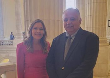 Mercedes Schlapp: El Ángel de una Cumbre