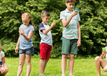 ¿El móvil mató al juego al aire libre? “En los parques ya no hay niños, internet los atrapó en sus redes”
