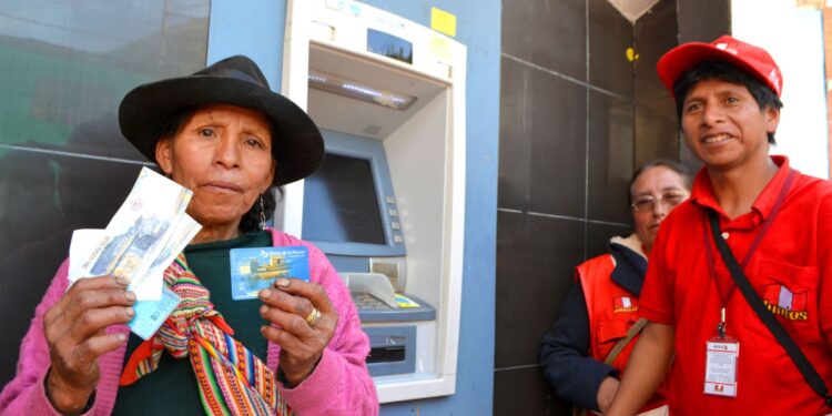 INEI: 61,6% de la población de 18 y más años de edad tiene alguna cuenta en el sistema financiero