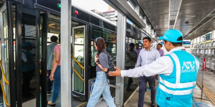 Riesgos en estaciones, terminales y patio del Metropolitano por falta de conservación y mantenimiento de la ATU