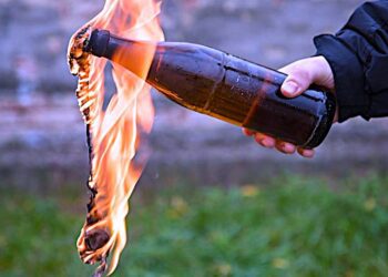 Las “bombas molotov” de la prensa incendiaria de las izquierdas del odio