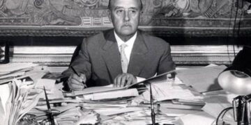 La oratoria monótona del dictador: así construyó Franco un autoritarismo sin carisma