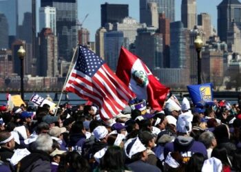 INEI: el saldo migratorio de movimientos de entradas y salidas de peruanos en todos los grupos de edad es negativo