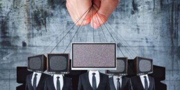 Acusan a la cadena británica BBC de haberse convertido en “una máquina de propaganda” donde los hechos importan poco