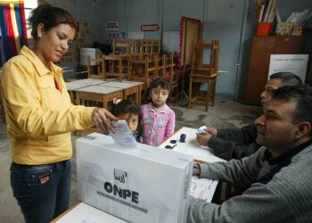 Entre la escalera del triunfo y la pista del circo de siempre: elecciones 2026