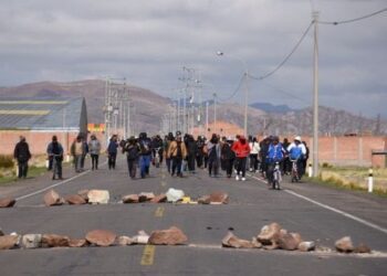 ¿Agitadores comunistas pretenden decidir quiénes pueden ir a Puno o ser linchados?
