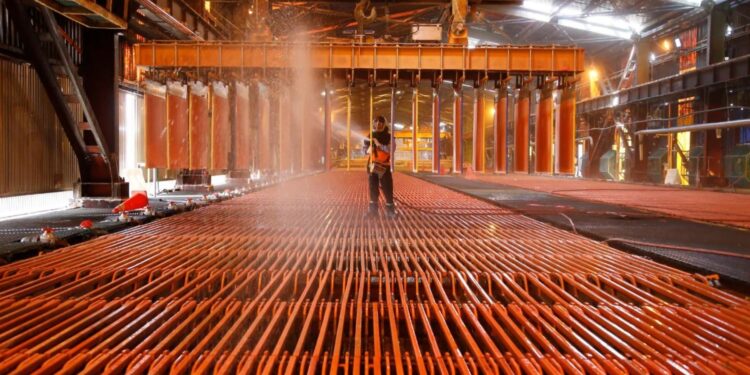 En riesgo proyectos mineros por 63 mil millones de dólares, por culpa de la demagogia y el populismo