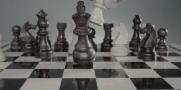 ¿Estamos sometidos a una organización que pone, retiene, saca, reemplaza e inventa presidentes?