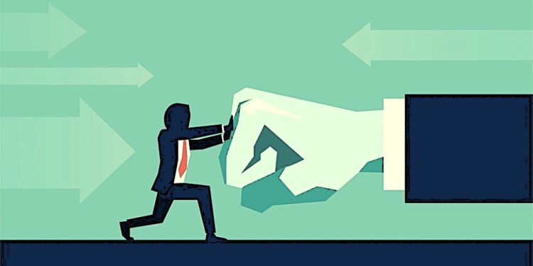 Para dominar más, el Estado sigue resistiendo al crecer en Leyes, más que en gentes preparadas