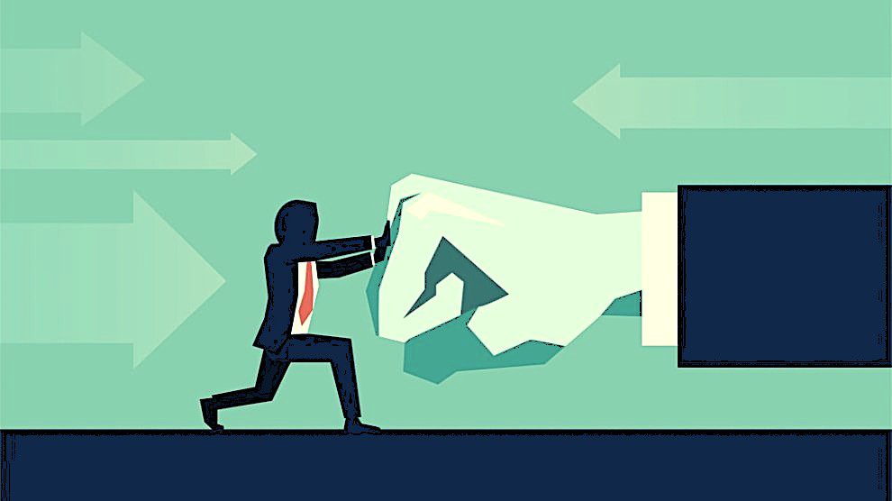 Para dominar más, el Estado sigue resistiendo al crecer en Leyes, más que en gentes preparadas