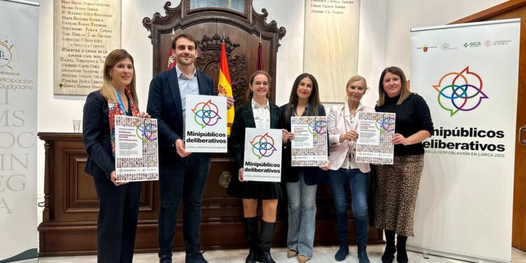 Qué son los minipúblicos y cómo fomentan la democracia deliberativa