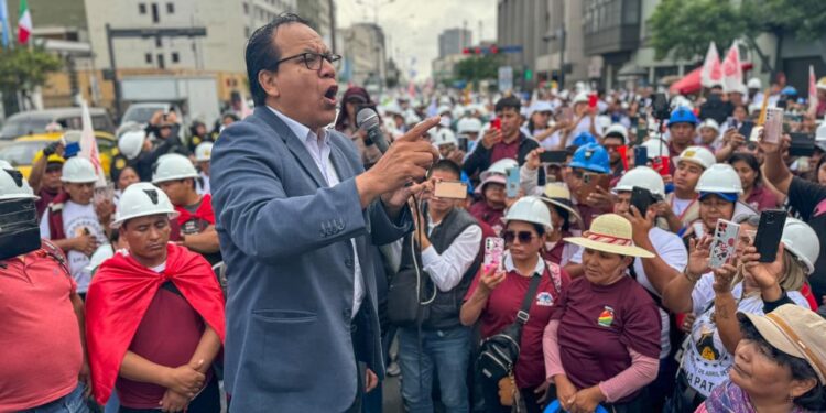 La izquierda pierde los papeles por su vulnerabilidad dirigencial y carencia de agenda