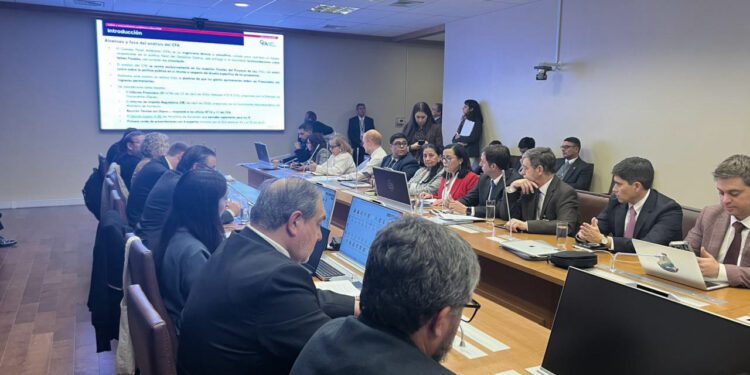 Chile enfrenta el doble desafío de retomar una senda de convergencia fiscal y de reconstruir los colchones fiscales