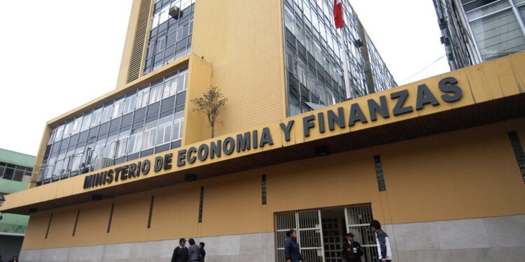Informe de Actualización de Proyecciones Macroeconómicas: finanzas públicas del Perú atraviesan un momento de mayor vulnerabilidad