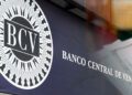 Dilema en la economía venezolana: ¿dolarizarse o devolver al banco central su autonomía?