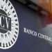 Dilema en la economía venezolana: ¿dolarizarse o devolver al banco central su autonomía?
