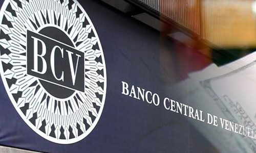 Dilema en la economía venezolana: ¿dolarizarse o devolver al banco central su autonomía?