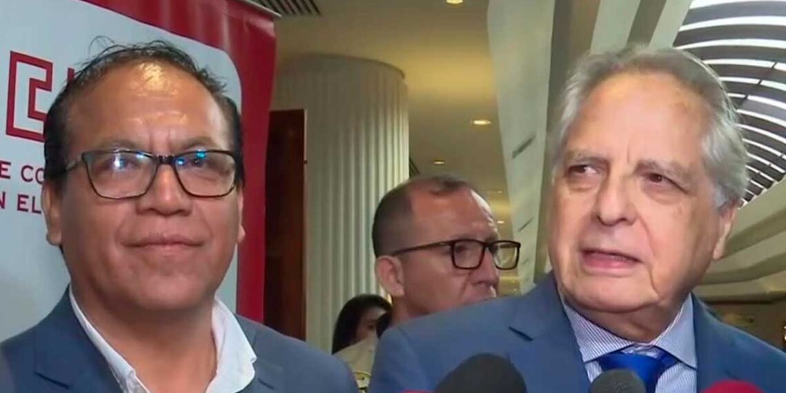 La candidatura de la ultraizquierda carece de equipos de gobierno y por eso, improvisa con fracasados